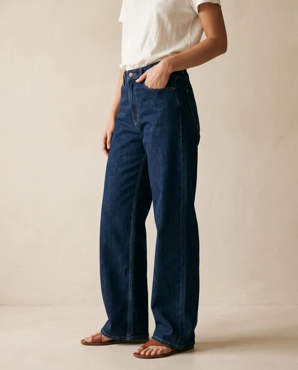 Mujer con los jeans Crystal Wide Leg